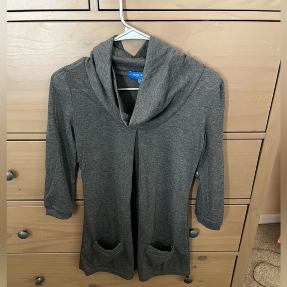 Me You Me You turtleneck sweater with pockets. Tunic. Sheer. Front A line pleat.